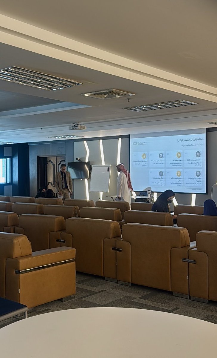 s1hsss's tweet photo. سعيدة بترشيحي للمشاركة في اجتماع اليوم لمناقشة استراتيجية الجامعة 2030 

#KFU اسم على مسمى يا جامعتي 🤏🏻 https://t.co/ONoLaZKgwN