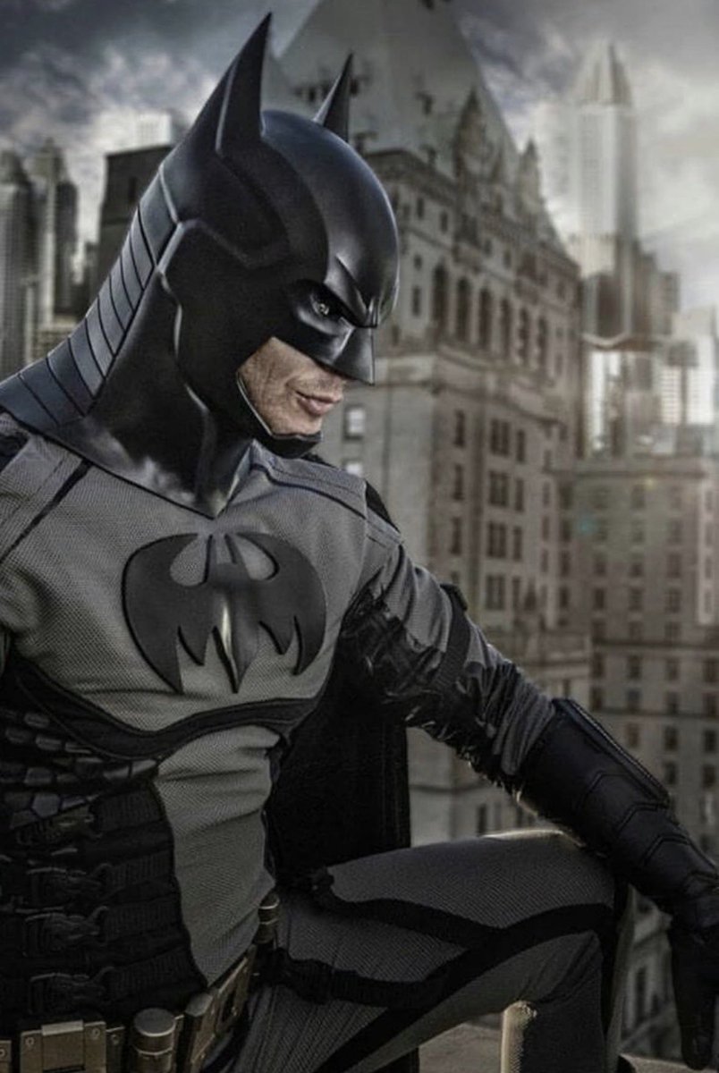 wrenn4life's tweet photo. this is what guys who say “im literally batman” look to me https://t.co/TsBRc2oKjC