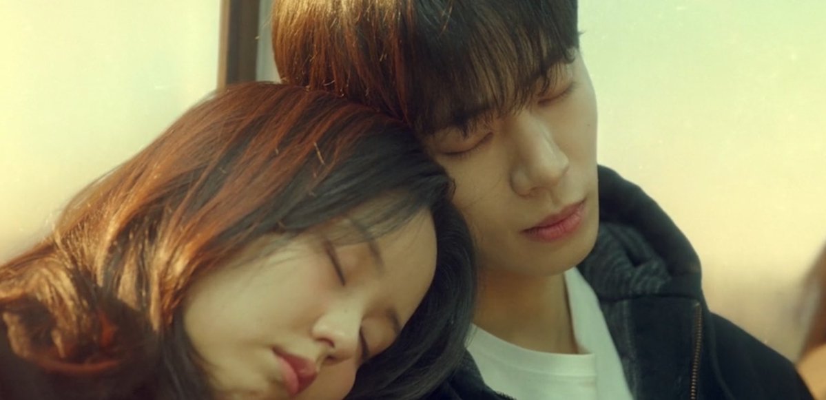 kenthusiastic10's tweet photo. #AhnPanseok’s signature touches are all over #BetweenSteps. The music, wide shots, ambiance, and themes immediately bring to mind #SomethingInTheRain and #TheMidnightRomanceinHagwon. Can’t believe it’s his last project. Good start! #ChooYoungwoo #KimSohyun #BetweenStepsEp1 https://t.co/hoeCm7OTQS