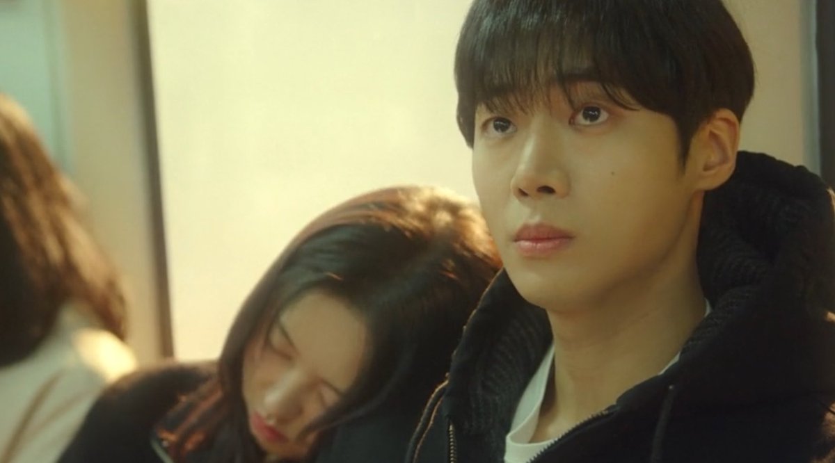 kenthusiastic10's tweet photo. #AhnPanseok’s signature touches are all over #BetweenSteps. The music, wide shots, ambiance, and themes immediately bring to mind #SomethingInTheRain and #TheMidnightRomanceinHagwon. Can’t believe it’s his last project. Good start! #ChooYoungwoo #KimSohyun #BetweenStepsEp1 https://t.co/hoeCm7OTQS