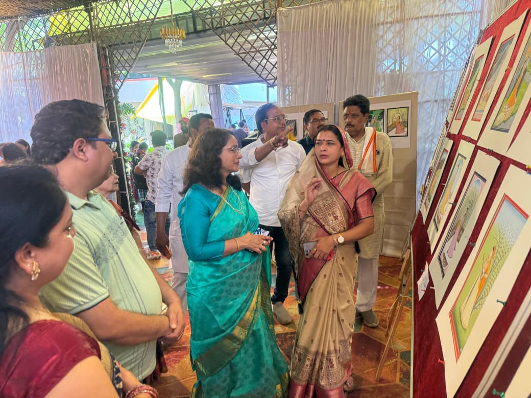 news21national's tweet photo. खंडवा में कांगड़ा कला का रंग! विधायक कंचन तनवे ने बताया भारतीय संस्कृति की अनमोल विरासत

#Khandwa #KhandwaNews #MadhyaPradesh #KangraPainting #KangraMiniature #IndianArt #IndianCulture #CulturalHeritage #ArtWorkshop #ArtExhibition #KanchanTanve #MPNews #BreakingNews #News21  @DM_Khandwa  @CMMadhyaPradesh  @kanchantanve