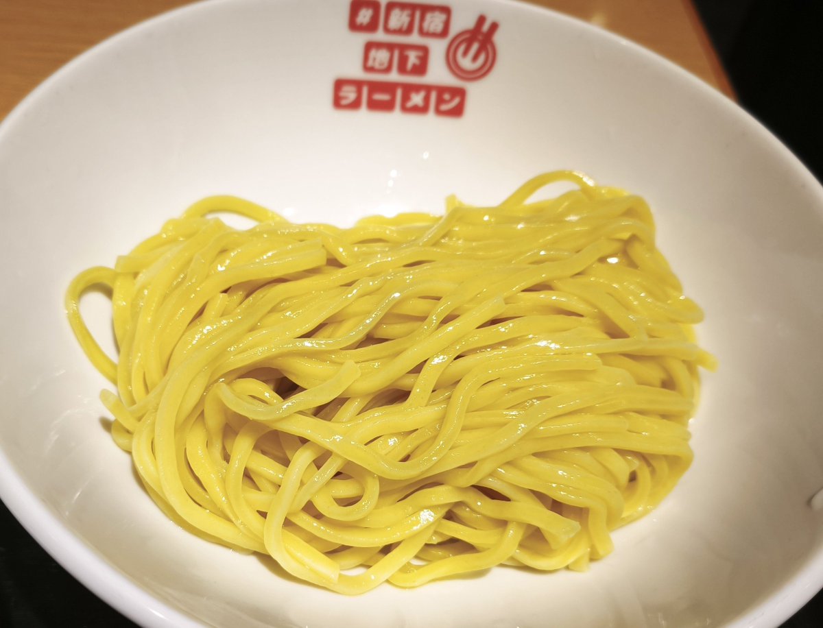 namaneco21's tweet photo. 二代目五衛門（千葉県茂原市）@ #新宿地下ラーメン 第185弾。

「まるきんつけ麺」

みずみずしい太麺に焦がしネギの苦味がマッチして美味しい。

#生猫ラーメン https://t.co/cRTiUfgZqf