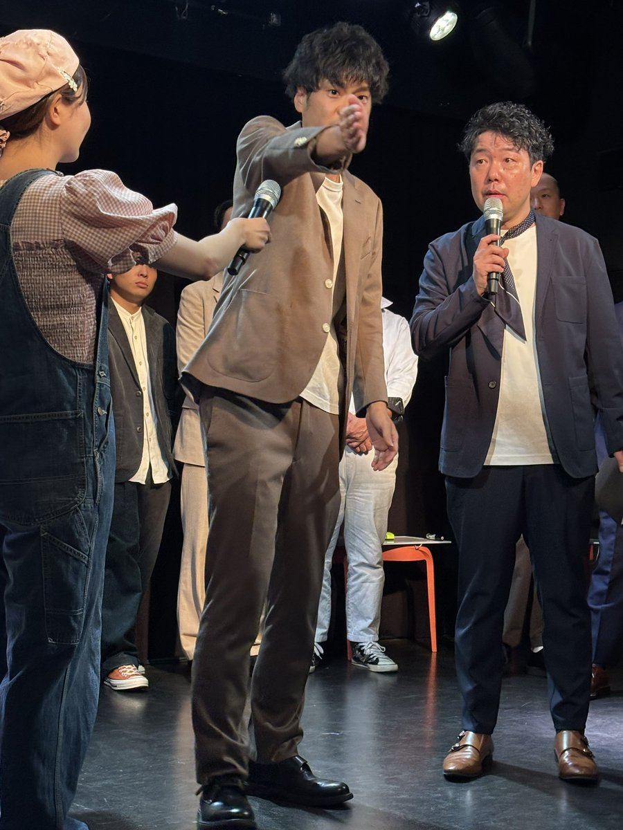 sh5ark12's tweet photo. 関谷さん来てくれたの嬉しくて
呑気に写真撮ってたら急にこっち向いてびっくりしちゃった
恥ずかしかったけどありがとうございました🙇‍♀️ https://t.co/EopN9tqj6L