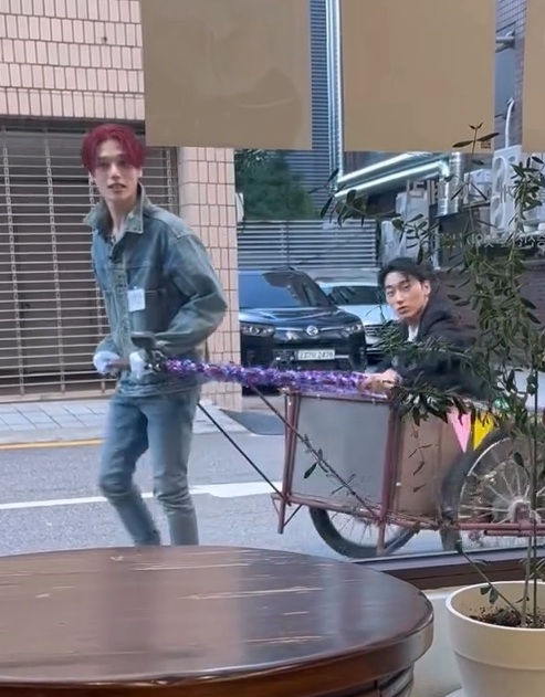 ryangzuxnw's tweet photo. 씨발개욱기게 ㅇㅏ https://t.co/a5XVdeFXhf