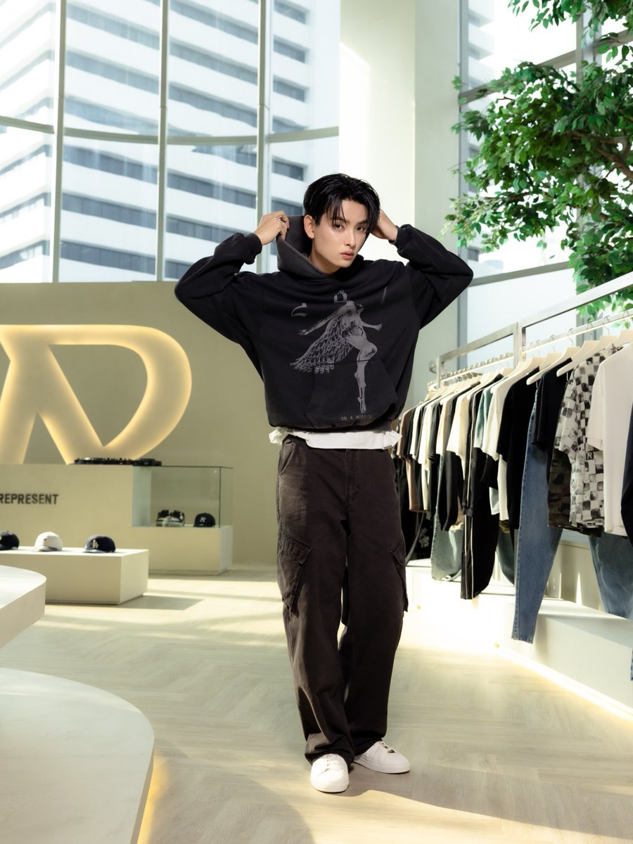BEUSphilippines's tweet photo. ‧₊˚✧ [ KHUNPOL IG POST UPDATE ] ✧˚₊‧
🗓 10. 06. 2026

— khunpol.busofficial
The kind of fit you can wear on repeat
#RepresentTH #CentralEmbassy

#KHUNPOL
#THAIchayanon
#BUSbecauseofyouishine 
#RepresentTHXBUS 
#RepresentTHxTHAI 
#RepresentTHxKHUNPOL https://t.co/nlN9QdiLsi