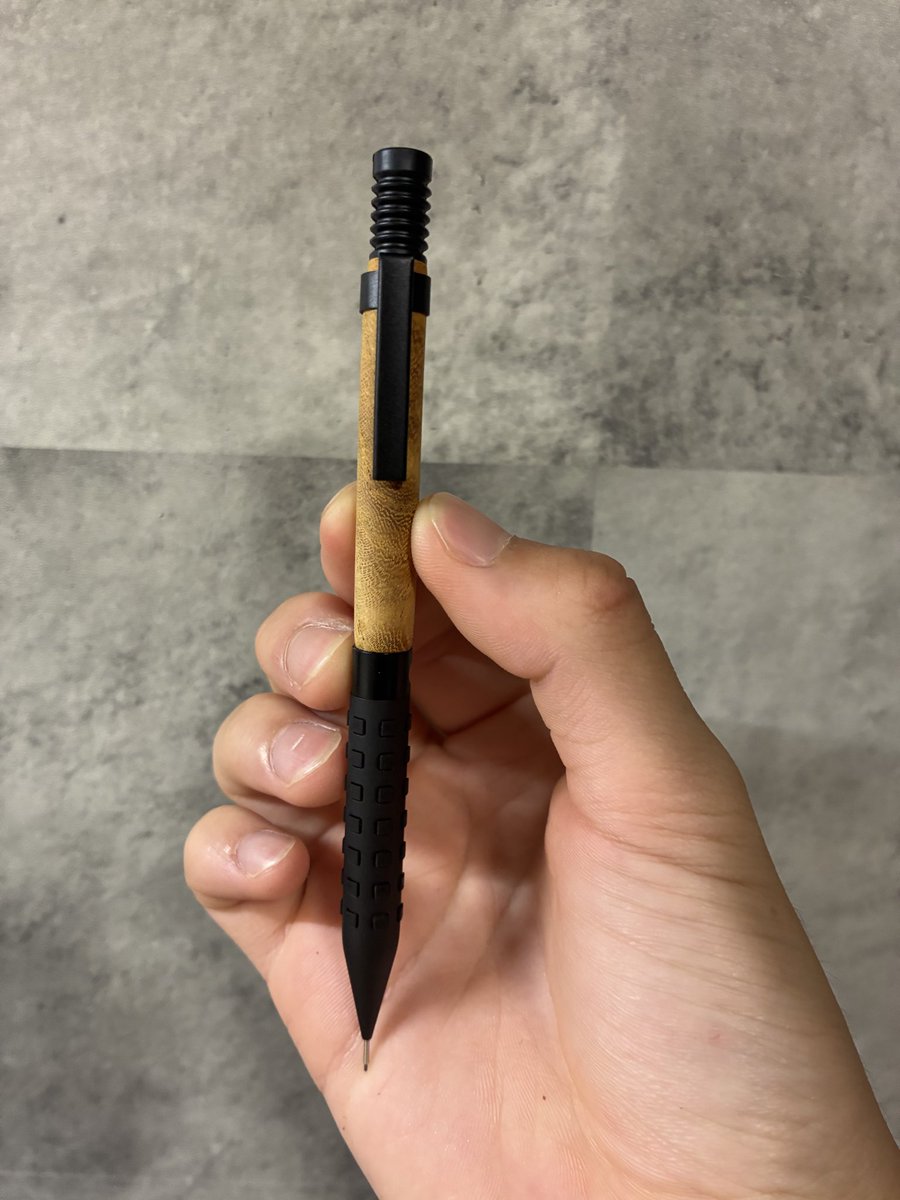 hobby2025's tweet photo. 旋盤なし⁉︎木軸スマッシュを作りました！
今回なかなかうまくできたと思ってます‼️ https://t.co/3foqcL1m4X