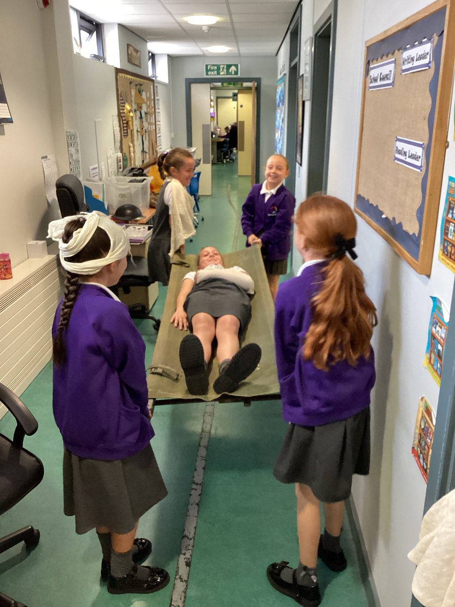 SpringwellY5's tweet photo. Making the children work, first aid style! #history #ww1 https://t.co/LHka8GJZlr