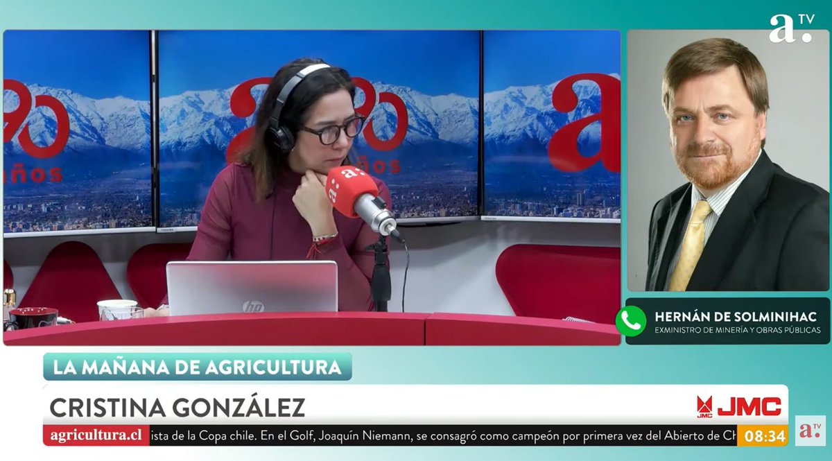 ClapesUC's tweet photo. [ENTREVISTA @AgriculturaFM] Nuestro miembro del Comité Ejecutivo, @hdesolminihac, en conversación en el programa #LaMañanaEnAgricultura con @titigonzaleztv, abordó la caída de la actividad #minera y explicó que, si bien existen factores coyunturales detrás de las cifras de agosto, también hay desafíos de largo plazo asociados a la menor ley del mineral y la #productividad.

Además, destacó la importancia de impulsar nuevas #inversiones, exploración y proyectos que permitan aumentar la producción a precios competitivos.

Revisa la entrevista completa acá 👇
https://t.co/bBaFQEeMFX