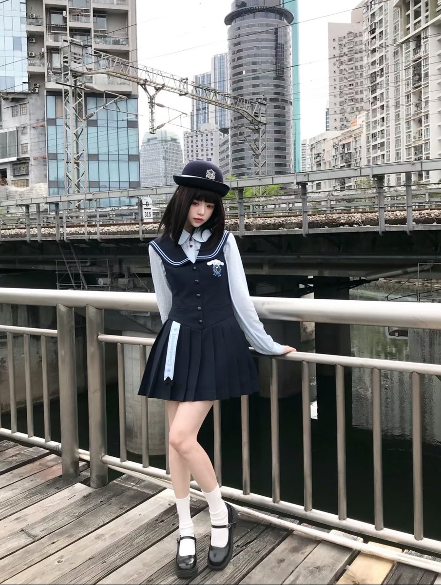 michele08ht4's tweet photo. 有男生要来锐评我15的福嘛

继续发，我真的不要🚪 

 真的给b看 不信你试试   

 我真的是女菩萨🫣🫣 https://t.co/jKKix9ob1H