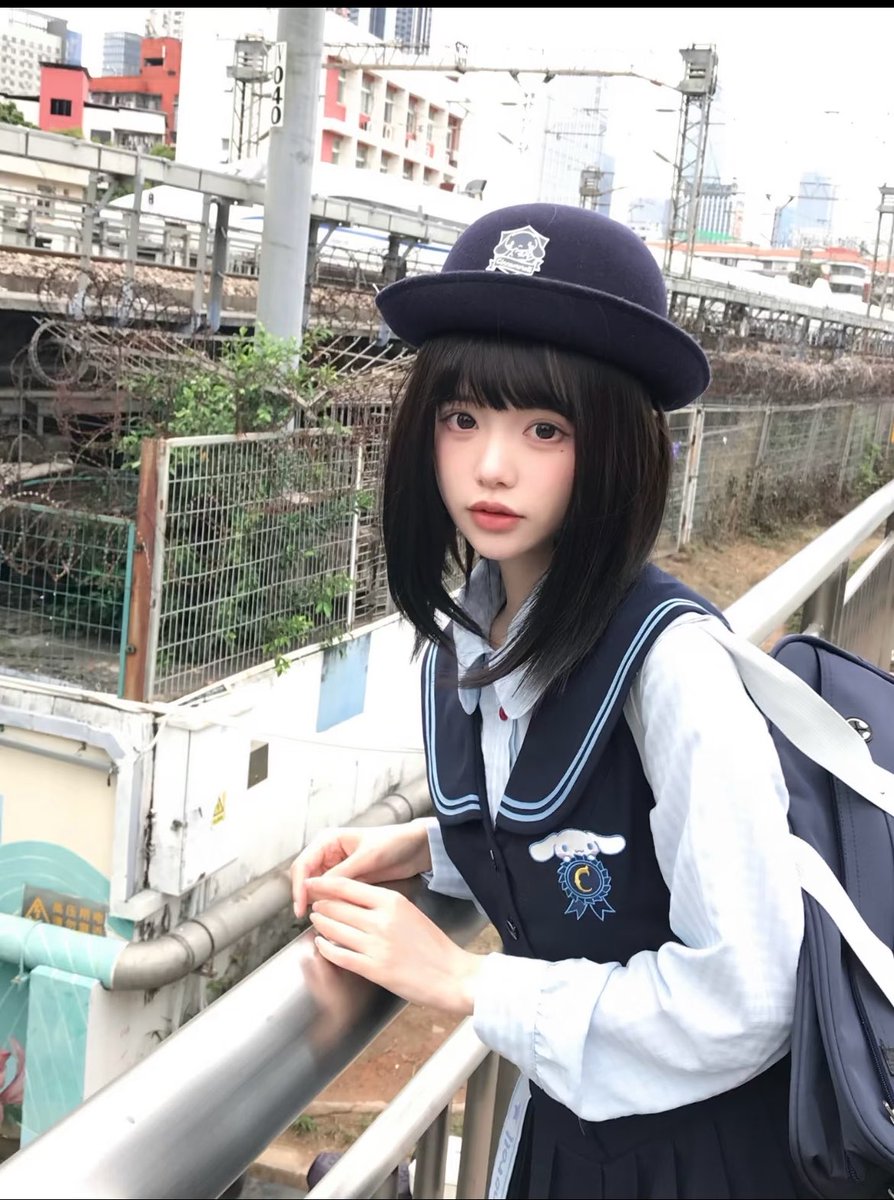 michele08ht4's tweet photo. 有男生要来锐评我15的福嘛

继续发，我真的不要🚪 

 真的给b看 不信你试试   

 我真的是女菩萨🫣🫣 https://t.co/jKKix9ob1H