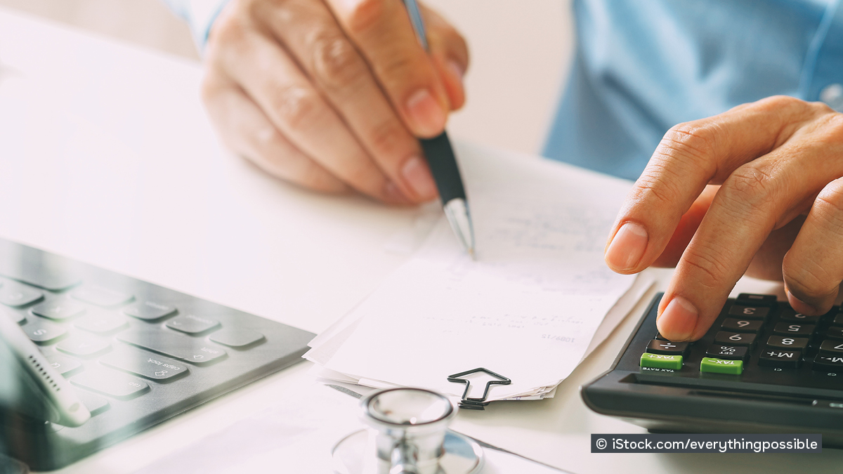_GGDigital's tweet photo. Zwölf Korrekturen am #GKV-Sparpaket: 550 Mio. Euro zusätzlich für Kliniken, Aus für Hybrid-DRGs ab 2028 und Änderungen bei der ambulanten Vergütung. Ob das zur Stabilisierung der Beiträge reicht, bleibt offen. #Gesundheitspolitik

⬇️
https://t.co/NhwIuPbi8X https://t.co/wVhB5GPXSH