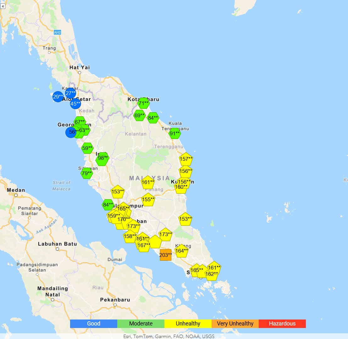 IzzraifHarz's tweet photo. Bruh the haze condition has REALLY worsen in Semenanjung. As of 8pm, Batu Pahat, Johor has surpassed API reading of 200, which could mean school closure (if we refer to previous statement by the govt).

Most other areas in southern Semenanjung also above 150+. Take care everyone! https://t.co/KYsI37GIVm