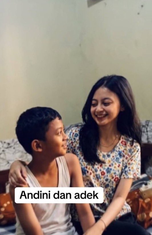 RYncglu's tweet photo. Lagi viral aunty sama ocil 🫧
https://t.co/djCqE0CiQD

Lagi viral e-w diruang tamu
https://t.co/djCqE0CiQD

Lagi viral ngecas sama kaka ipar
https://t.co/djCqE0CiQD

Aunty sama jamet
https://t.co/djCqE0CiQD

Chek in cuma buat ngecas doang
https://t.co/djCqE0CiQD https://t.co/ftCXOupIYB
