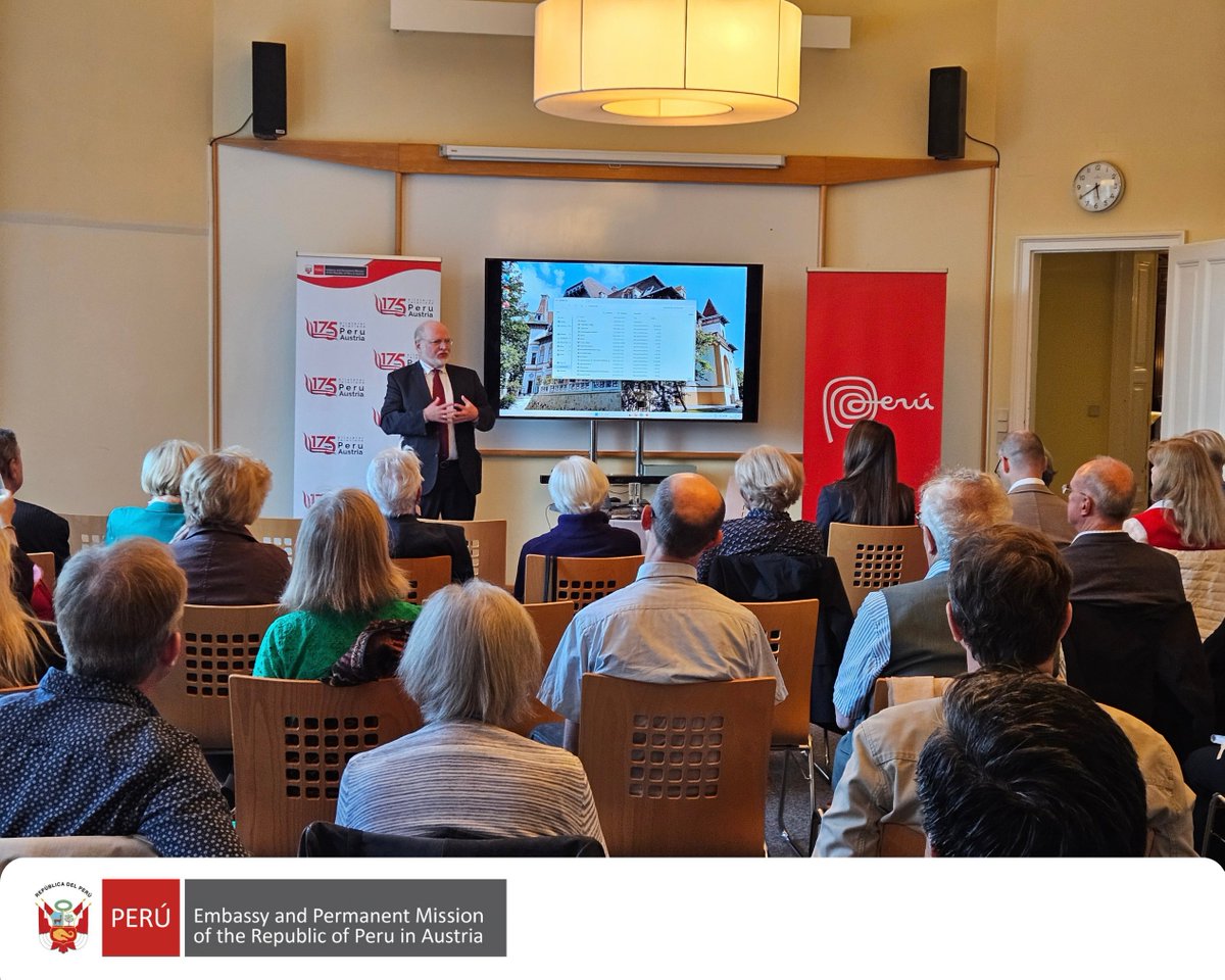 PeruinAustria's tweet photo. 🌿 The exhibition celebrates Peru's natural wealth within a commemorative context: the 25th anniversary of the Austro-Peruvian Association and 175 years of diplomatic relations between 🇵🇪 &amp; 🇦🇹. 

Young Austrian Arne Kretzschmar also shared his experiences as a volunteer in Peru. https://t.co/iJ1viW2ltx