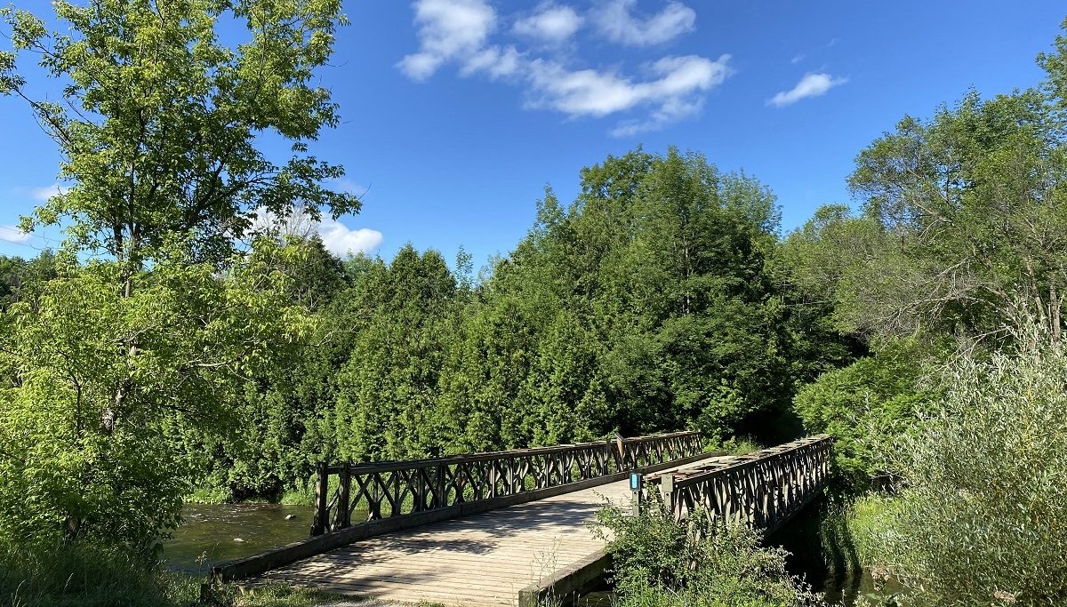 TOFilming_EM's tweet photo. Filming Update!
#MemoryOfAKiller, starring #PatrickDempsey, was spotted filming at Forks of the Credit Provincial Park yesterday and could likely be back filming today.🔫🎥🎬 https://t.co/0NjbfUqaPt