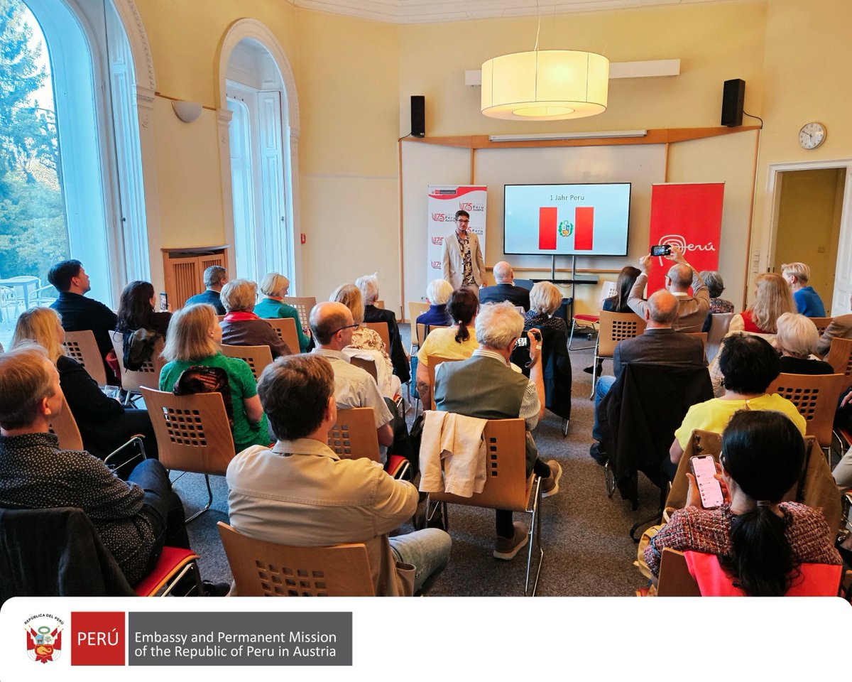 PeruinAustria's tweet photo. 🌿 The exhibition celebrates Peru's natural wealth within a commemorative context: the 25th anniversary of the Austro-Peruvian Association and 175 years of diplomatic relations between 🇵🇪 &amp; 🇦🇹. 

Young Austrian Arne Kretzschmar also shared his experiences as a volunteer in Peru. https://t.co/iJ1viW2ltx