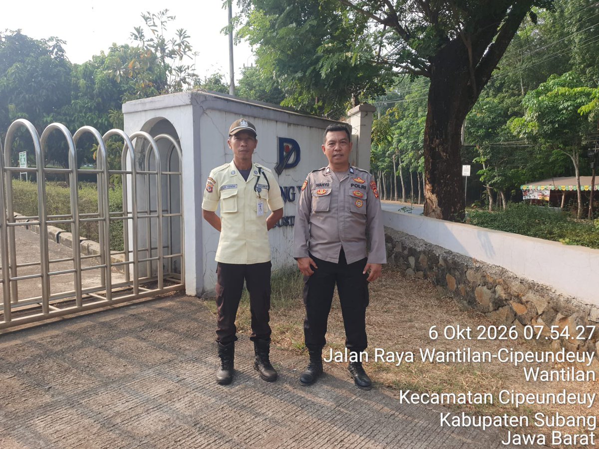 HumassekCpdysbg's tweet photo. Kegiatan Patroli dialogis menyampaikan himbauan kepada SATPAM Perusahaan 

SUBANG, Selasa (06/10/26) Personil Patroli Samapta Polsek Cipeundeuy laksanakan Patroli dialogis menyampaikan himbauan kepada SATPAM Perusahaan di Wilayah hukum Polsek Cipeundeuy Kec. Cipeundeuy Kab Subang https://t.co/opfC3QwaFb