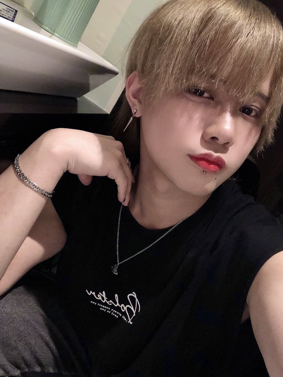 chi_no_00's tweet photo. リプください！
 #第5人格フレンド募集
 #第5人格自己紹介カード
 #第五人格フレンド募集
 #第五人格自己紹介カード https://t.co/P5drgU3PJd
