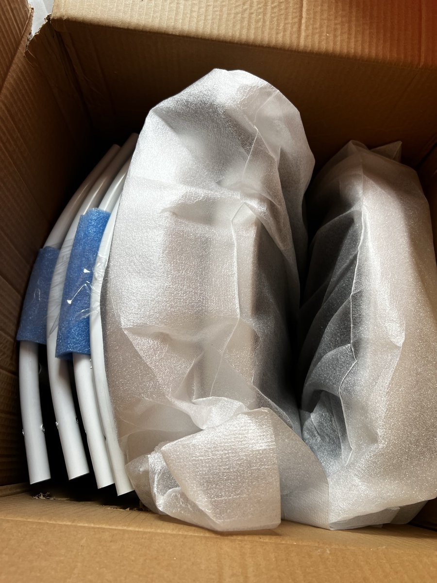 __GS__eval's tweet photo. RT YAPIN LÜTFEN 🙏
3 ekimde masa sandalye aldım vivenseden 4 ekimde iade talebi oluşturdum. Çünkü masanın ayağı plastik ti ve çok kalitesizdi kurmadım sandalyeleri kutudan bile çıkarmadım. Ürünün iadesini almıyorlar saçma sapan bahanelerle siz nasıl firmasınız ya @vivensedestek https://t.co/YBqomrcUDu