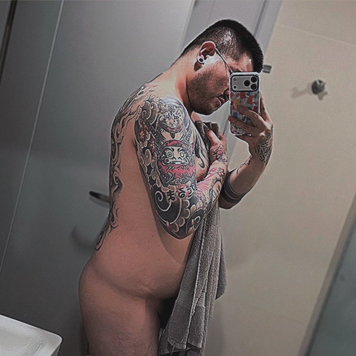 NESSHUGsBKK's tweet photo. There is still empty for a tattoo on the left side, Should I do? #hahaha #mybodymychoice #nesshugsbkk ๐ซช https://t.co/hxIZXvQFA9