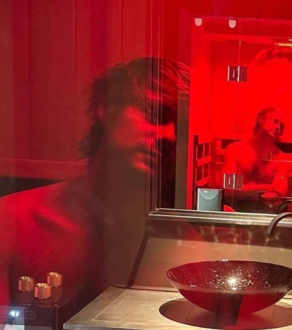 dailymichaeltit's tweet photo. fuck i forgot. here you go mitties nation https://t.co/K3Fm0SDqr7