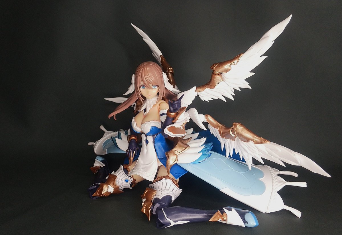 urkartis's tweet photo. 30MSからちょっと背伸びしてブキヤ美プラに挑戦
アルカナディアのエルメダ組んでみた！
装飾の宝石周り塗るのが大変だったけど素人なりにはやれた方かな
#プラモデルライフ https://t.co/4xx44g1QuT
