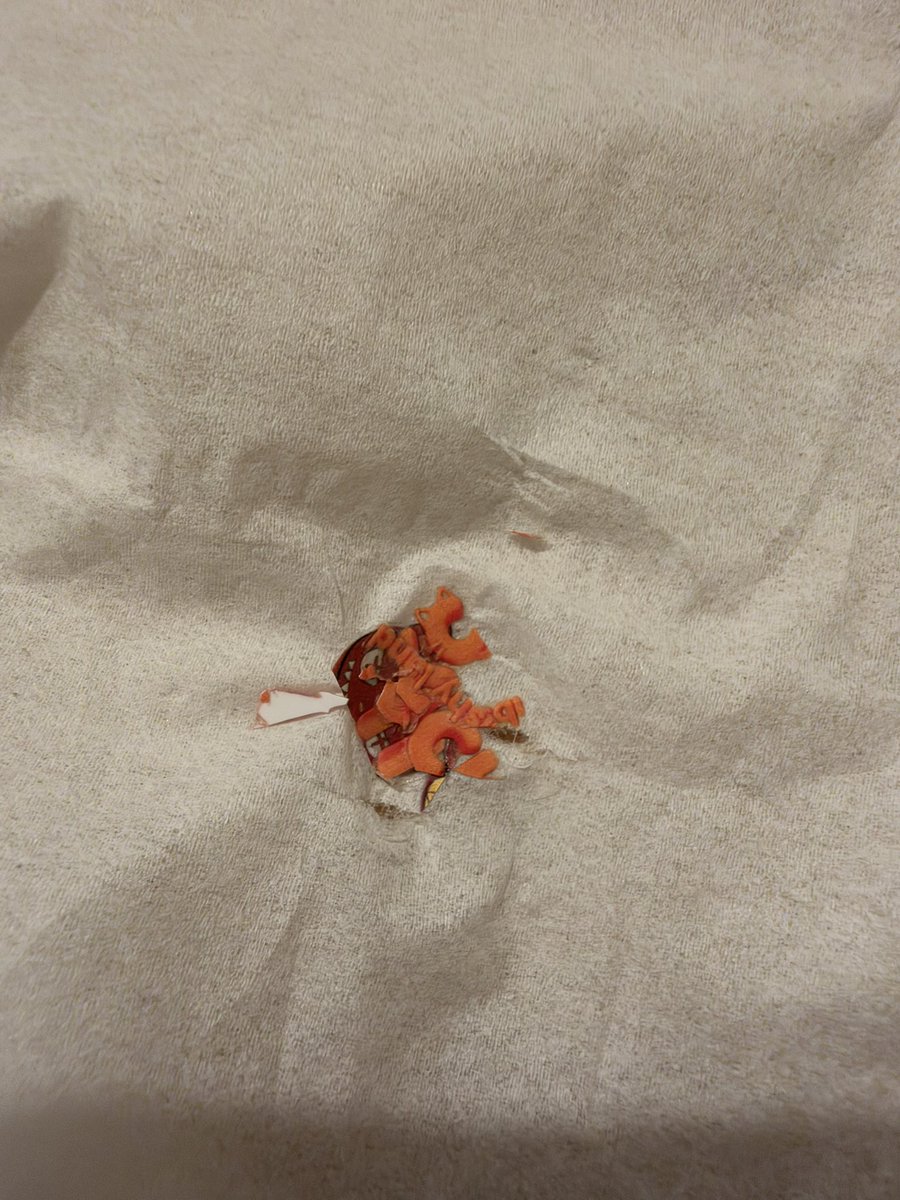 kimika0828's tweet photo. 体に悪そうなスクイーズ買ってみたっぴ!
何か揉んでたら気管支少し痛くなったんだけど気のせいだよね☺️
あと、流石C国、縫い目が雑です!!
袋に貼ってあった猫のシール?は気づいたら割れ剥がれてパリパリ(紫外線に当たりまくったステッカーみたいになった)
触り心地とクオリティーは
#LUCKCAT https://t.co/lZCWxiU8d1