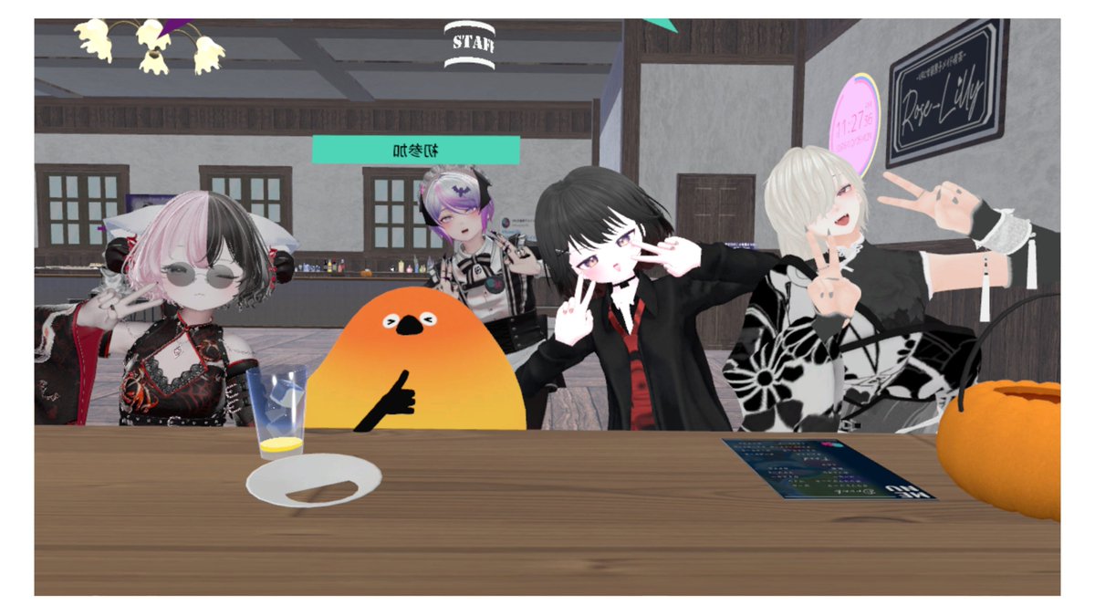 SHIROGAMI_NMI's tweet photo. #VRC女装男子メイド喫茶 #RoseLilly 
行ってまいりました〜！
10月が始まり、ハロウィンの季節になったのでチャイナな真冬ちゃんで行ってきました〜
最近初���店の方が多くてとても賑やかで嬉しい😊 https://t.co/xzmq72zihb