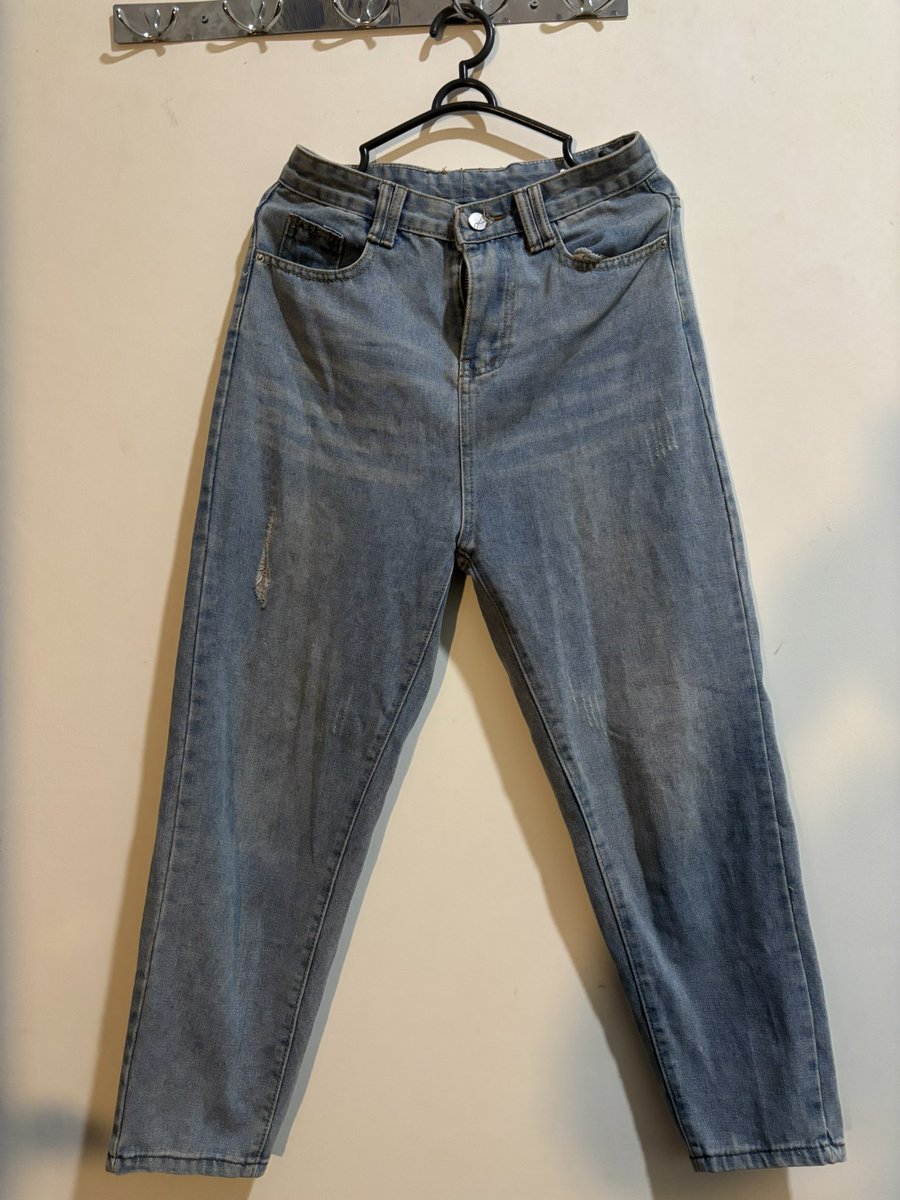 qybibble's tweet photo. wts / preloved 

jeans 50k/each, kalo mau nanya ukuran bisa langsung dm aja ya (tb 153-155, bb 45-46). pengiriman dari sby bisa co by oyen https://t.co/FZTMSCc8ws