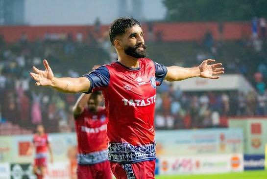 IkfcXtra's tweet photo. Ayush Chikara, Jitu Singh &amp; Manvir Singh are on the verge of becoming Inter Kashi players on a season long contract. 📑 🔐🔥 

Welcome to Kashi🧡 https://t.co/VjvkQ7z1MK