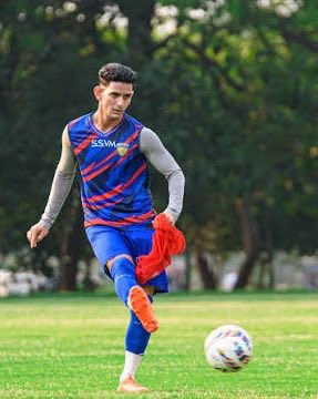 IkfcXtra's tweet photo. Ayush Chikara, Jitu Singh &amp; Manvir Singh are on the verge of becoming Inter Kashi players on a season long contract. 📑 🔐🔥 

Welcome to Kashi🧡 https://t.co/VjvkQ7z1MK