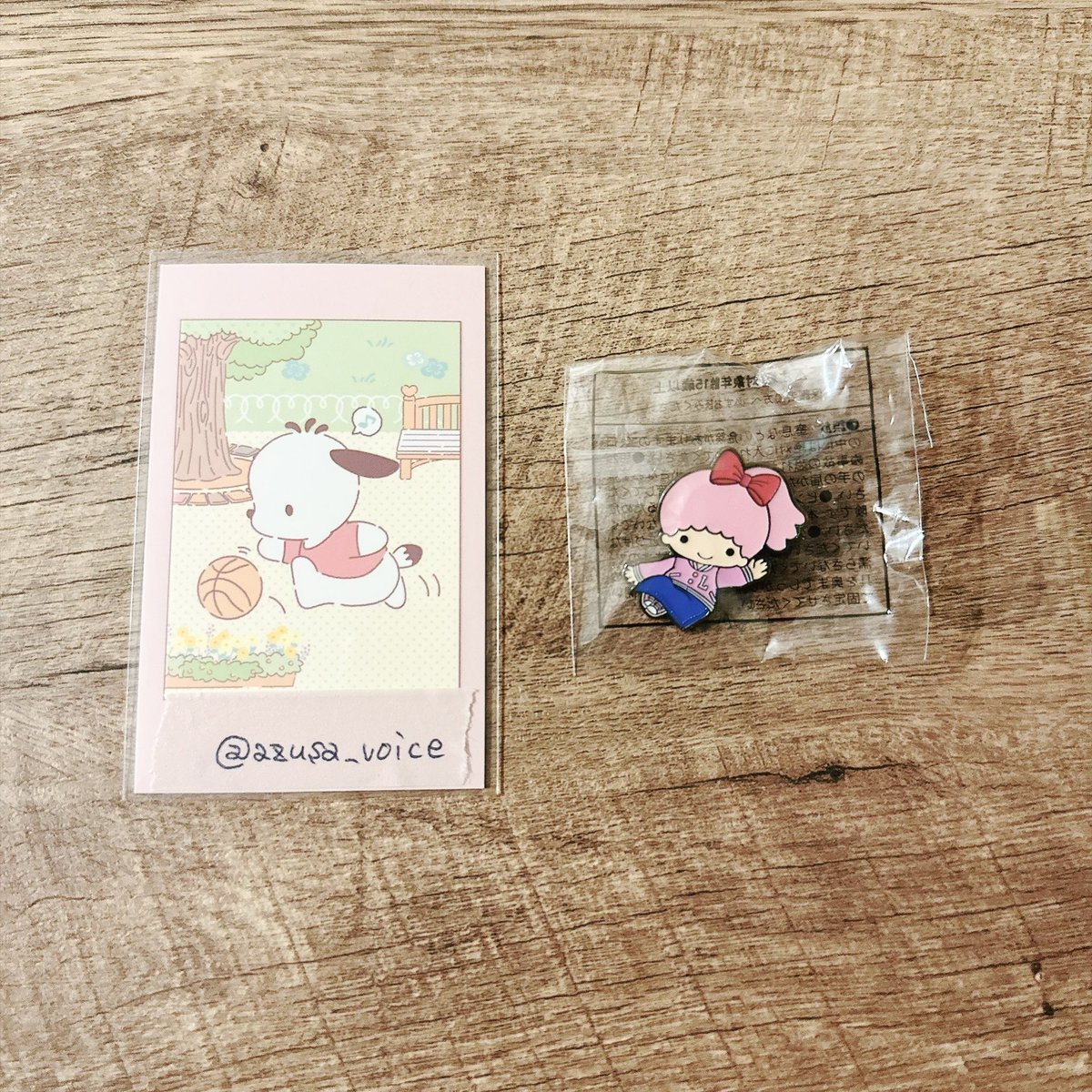 azusa_voice's tweet photo. 【交換】サンリオキャラクターズ
サプライズ　ピンバッジ

譲：ララ（ホログラム）

求：ポチャッコ ＞ キティ（ローズゴールド）

郵送でのお取引希望
検索からでもお気軽にお声掛けください https://t.co/7R653s7PP2