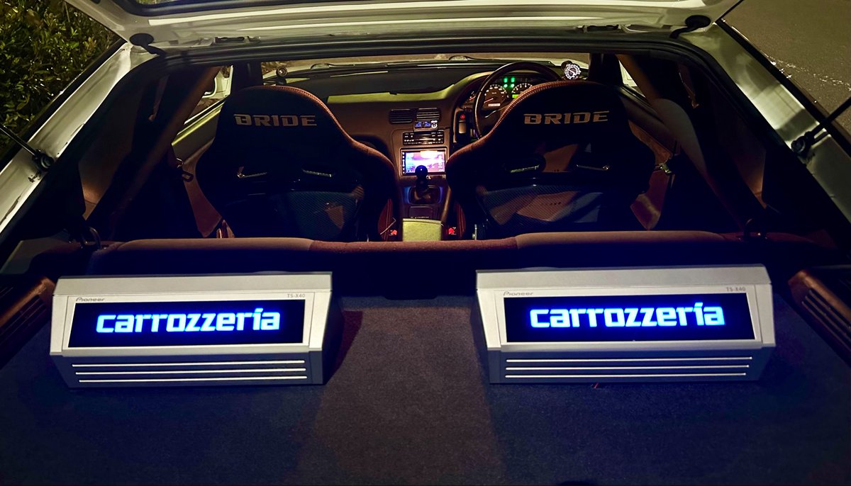 TsugioMatsuda's tweet photo. ついにcarrozzeriaさんの光るスピカーが、180sxに🥹
めちゃ格好良いよ🥰
しかも、このレトロ感のデザインが、車とマッチしていて更にスポーティー感を演出してくれています😊
バックミラーから映るスピーカー🔈が、また凄く良い感じでした👍

今日は、光るスピーカーもですが、とある撮影😉
今回のも凄かったです☺️
公開を、お楽しみに👍

#carrozzeria
#180sx
＃松田次生