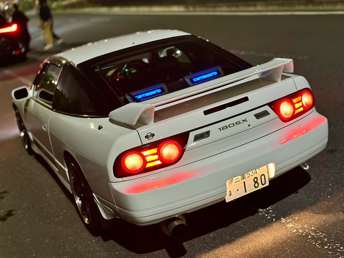 TsugioMatsuda's tweet photo. ついにcarrozzeriaさんの光るスピカーが、180sxに🥹
めちゃ格好良いよ🥰
しかも、このレトロ感のデザインが、車とマッチしていて更にスポーティー感を演出してくれています😊
バックミラーから映るスピーカー🔈が、また凄く良い感じでした👍

今日は、光るスピーカーもですが、とある撮影😉
今回のも凄かったです☺️
公開を、お楽しみに👍

#carrozzeria
#180sx
＃松田次生