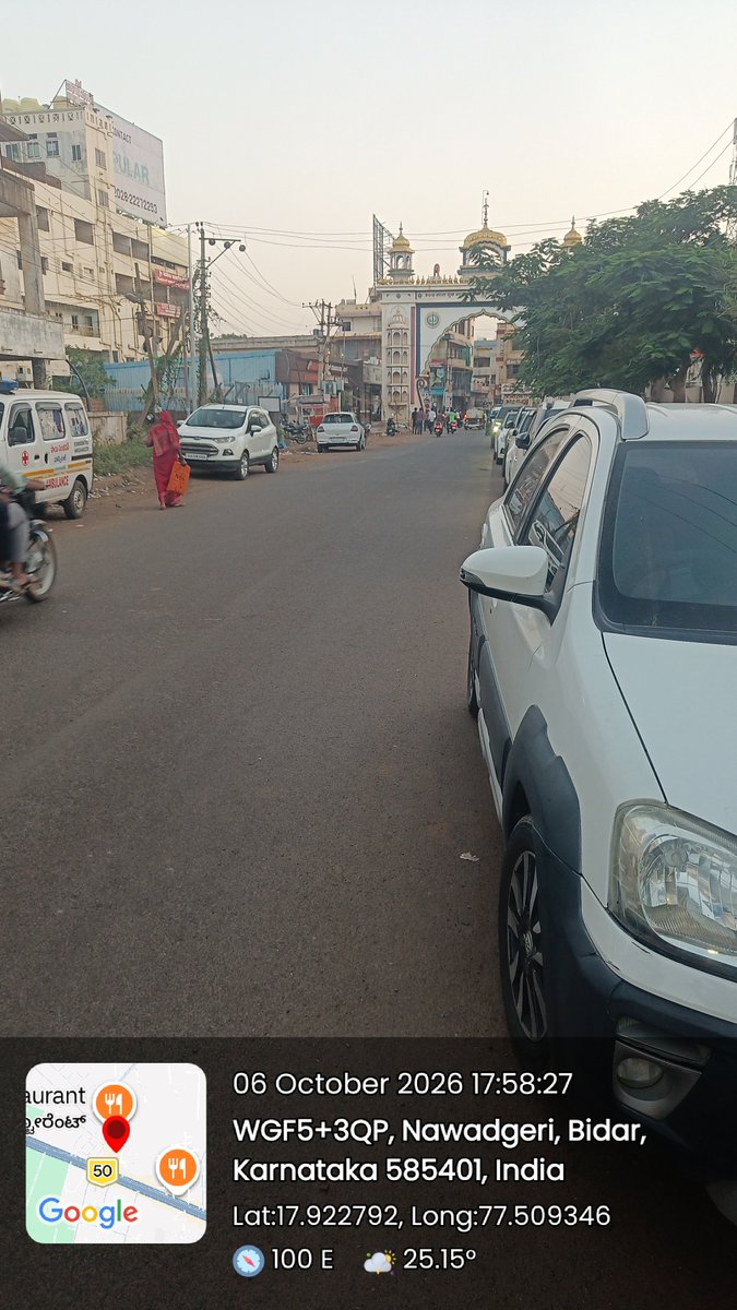 ghanchakre's tweet photo. ಮಾನ್ಯ ಬೀದರ್ ಜಿಲ್ಲೆಯ  ಜಿಲ್ಲಾ ವರಿಷ್ಟಧಿಕಾರಿಗಳು ಶ್ರೀ  @spbidar  ಅವರಲ್ಲಿ ಒಂದು 🙏 ವಿನಂತಿ ಇದೆ ಈ ಪ್ರದೇಶವು ಬಹಳ ಸೂಕ್ಷ್ಮ ಪ್ರದೇಶ ವಾಗಿದೆ ಏಕೆಂದರೆ ಇಲ್ಲಿ ಆಸ್ಪತ್ರೆಗಳು ಇದ್ದು   ಜನಸಂದನಿ ಸ್ವಲ್ಪ ಹೆಚ್ಚಿದೆ ಕಾರಣ ಇಲ್ಲಿ ಓಡಾಡುವ ಬೈಕ್ಗಳು  ಮಿನಿಮಮ್  50 ಕ್ಕಿಂತ ಜ್ಯಾಸ್ತಿ ವೇಗದಲ್ಲಿ ಬರುತ್ತವೆ ಇದರಿಂದ  ಜನರಿಗೆ  ತೊಂದರೆ https://t.co/crHheKjzCw
