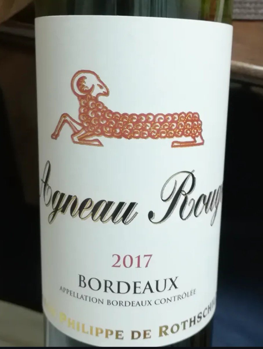 ForHou's tweet photo. 🍷 今日のルージュ

Agneau Rouge Bordeaux 2017 🇫🇷
1,500円

カシスやブラックベリーを思わせる、熟した黒い果実の香り🍇

果実味が強く、タンニンもしっかり感じる。単品でも楽しめて、お肉にもよく合う🥩✨

私と同じ名前なので、最初の一本はこの子から🍷

#赤ワイン
#ボルドー 
#お買い得ワイン https://t.co/xXcthAnSkd