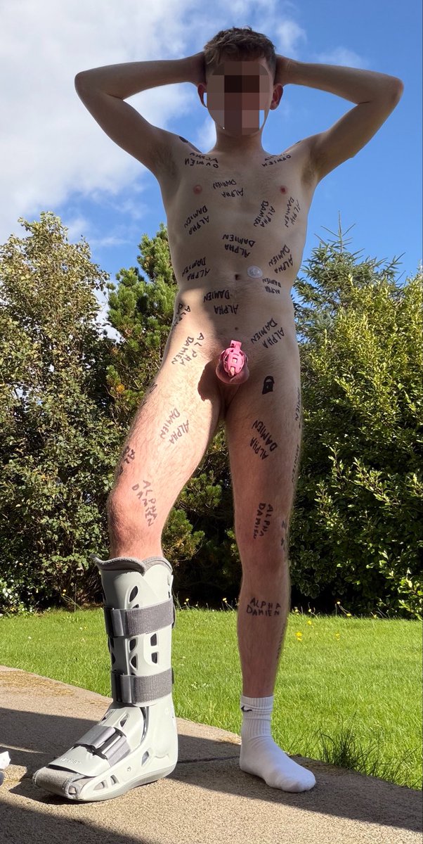 lockedbenjiii's tweet photo. Day 6 of #Locktober 🔒

Something about stripping outside for @master__damien feels so good, it’s a pleasure to be owned by him 👑🥰

#gaychastity #chastity #locked #lockup #caged #chastitycage @GayBDSM_RT @GayChastity_RTs @GayChastityRPs https://t.co/qvXscWsi9P