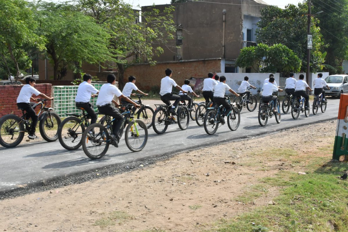copper_ltd's tweet photo. Cycle rallies involving school children were organised across HCL units to promote cleanliness and environmental awareness.
#SwachhataHiSeva #SwachhataHiSeva2026 #SwachhBharat #CleanlinessDrive #CleanIndia #HindustanCopperLimited #SwachhBharatMission #EnvironmentAwareness
@MinesMinIndia
@kishanreddybjp
@satishdubeyy
@mygovindia
