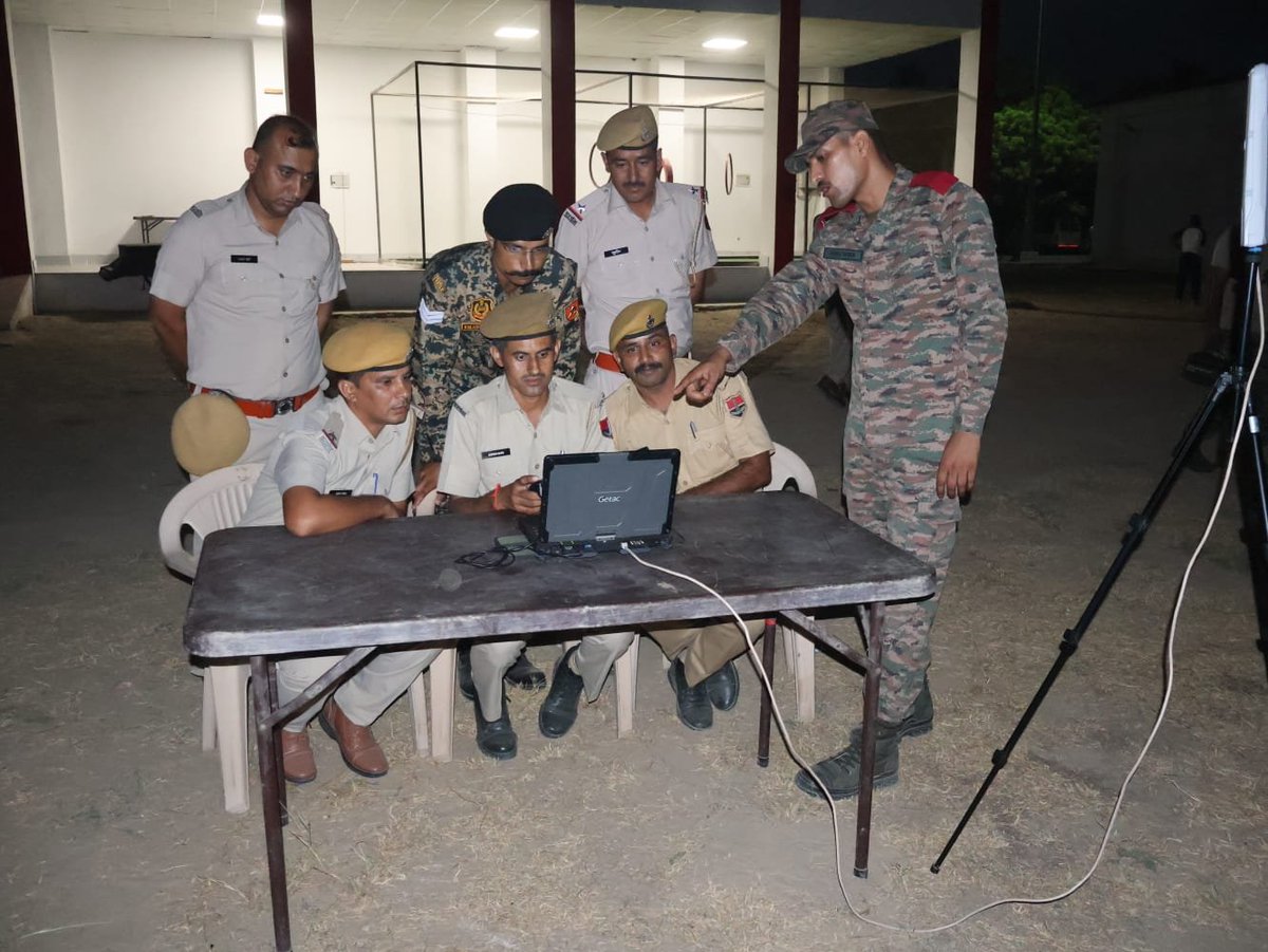 SWComd_IA's tweet photo. Forging Capability Through Military-Civil Fusion

Sapta Shakti Drone Training School conducted a Drone Training Programme for personnel of #RajasthanPolice and #BSF from 15 Sep to 03 Oct 2026.

The training enhanced proficiency in drone handling, fabrication, repair and maintenance, strengthening inter-agency synergy and operational capabilities for the effective employment of drones in policing and security operations.

#IndianArmy  
#MilitaryCivilFusion
#DroneTechnology 
#TechnologyAbsorption

@adgpi
@HQ_IDS_India
@PRODefRjsthn
@SpokespersonMoD
@PoliceRajasthan
@BSF_India