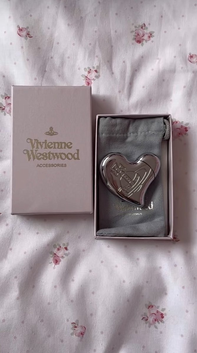 wurooods's tweet photo. Vivienne Westwood Lighter https://t.co/yhC105Hxph