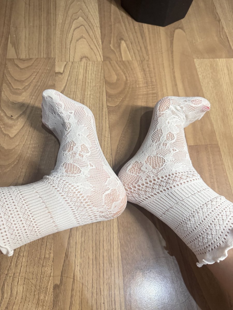 Moonoohn's tweet photo. 臭袜袜🧦 https://t.co/Lmb0Icho4i