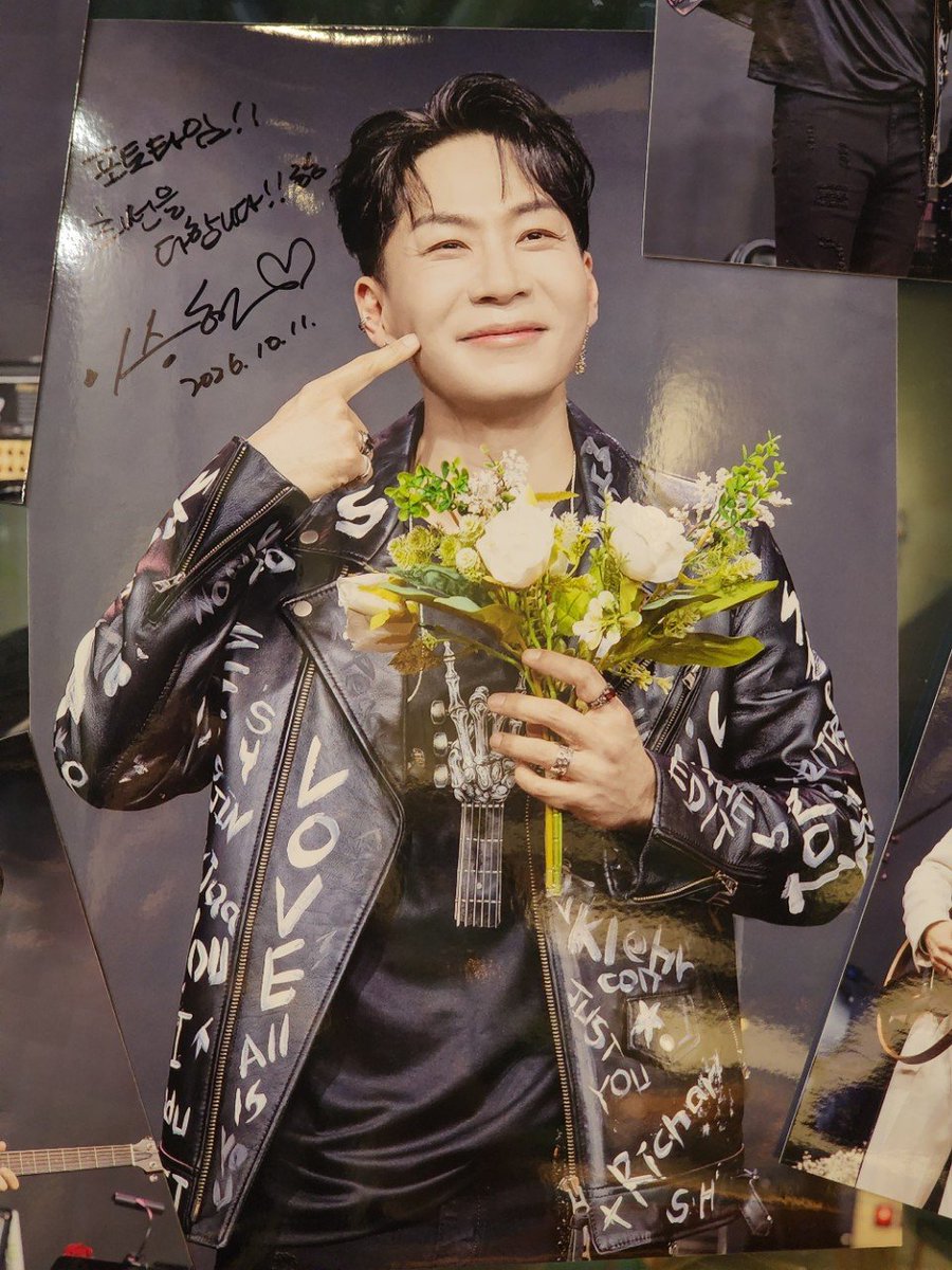 CupHolder_LSH's tweet photo. 💚 배우님이 방문하셔서 흔적을 남겨주셨어요 💚

카페 방문하셔서 남기고 가신 흔적 눈으로 즐겨주시고 이벤트 참여 부탁드립니다 🥰

#이승현_생일_하나하나_소중하게_하나하나_가득_채워서
#내_모든_사랑은_전부_이승현 https://t.co/27p8QHVUMQ