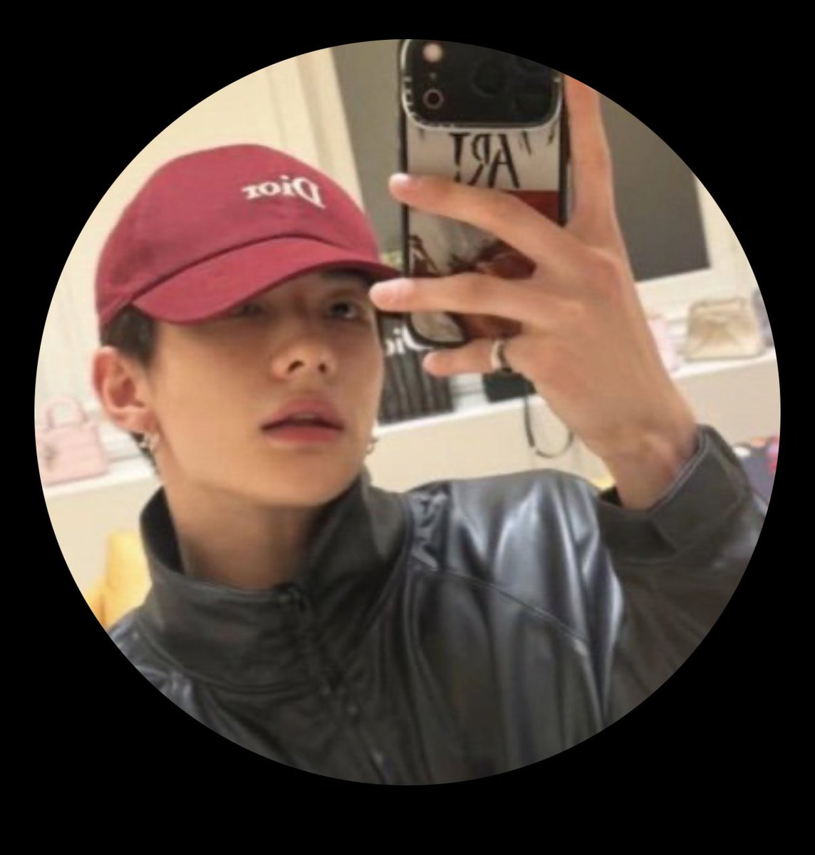 Hyunskrtjin's tweet photo. @loveemeanyway https://t.co/0ApOLHTPZB