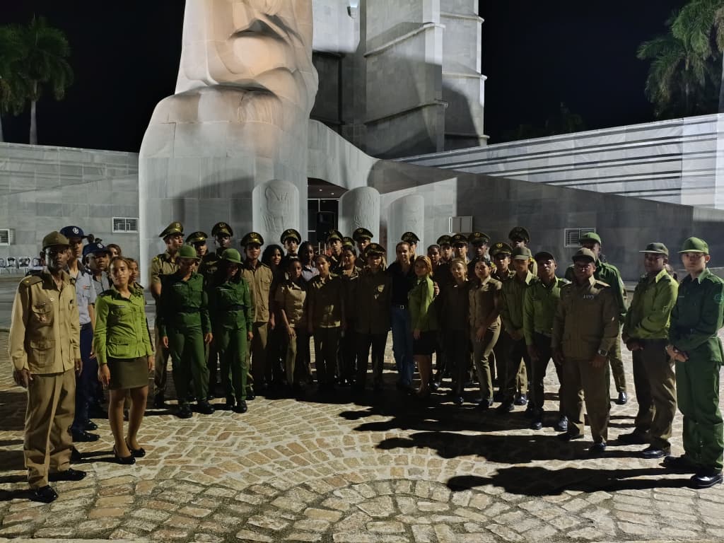 minint_cuba's tweet photo. Desde la vigilia por nuestros muertos estuvimos presentes en el Memorial José Martí en La Habana. Lo hicimos por el compromiso de que nunca podremos olvidar la historia. #Cuba 
#Cuba 
#TenemosMemoria
#CubaNOEsUnaAmenaza El bloqueo si
#MININTHoy Ver menos https://t.co/GZgYbNdv5G