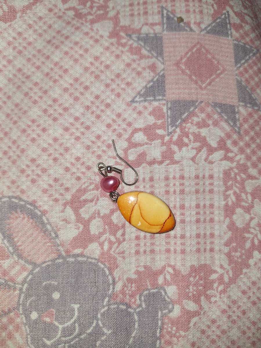 unread52405134's tweet photo. TWITTER HACE TU MAGIA 🥺
ayer 5/10 entre las 23,30 y las 00hs perdí el par de este arito (el q perdí tiene una perla blanca en vez de fucsia) entre Azcuénaga y Uriburu sobre Av. Córdoba CABA. Tiene un valor sentimental inmenso. Si estuviste por ahí anoche y lo viste escribime🫶 https://t.co/KnQn8yf4mW