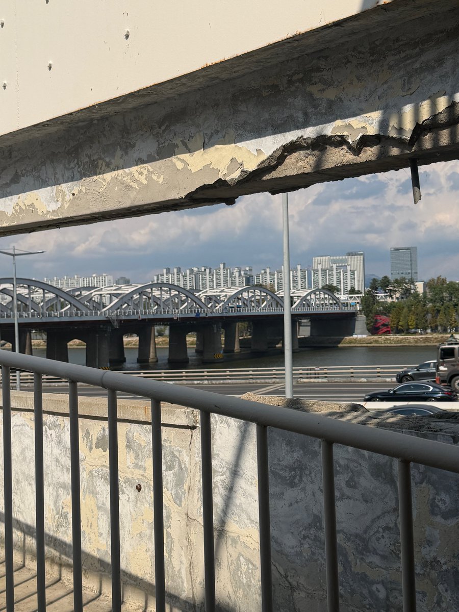 withbonedo's tweet photo. RIWOO weverse update 

It was beautiful, the weather was great, and it made me think of ONEDOOR

#BOYNEXTDOOR #보이넥스트도어 https://t.co/c1QrapKhAs