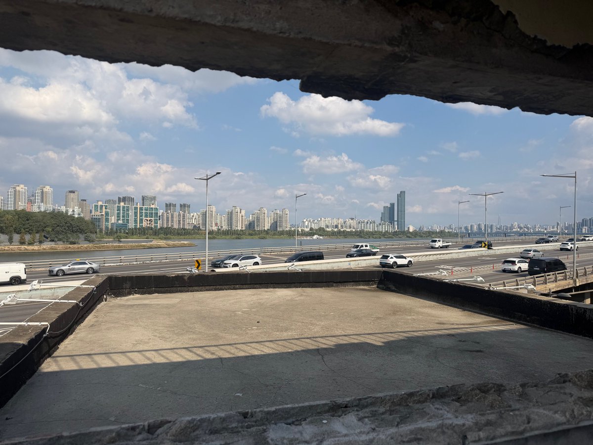 withbonedo's tweet photo. RIWOO weverse update 

It was beautiful, the weather was great, and it made me think of ONEDOOR

#BOYNEXTDOOR #보이넥스트도어 https://t.co/c1QrapKhAs