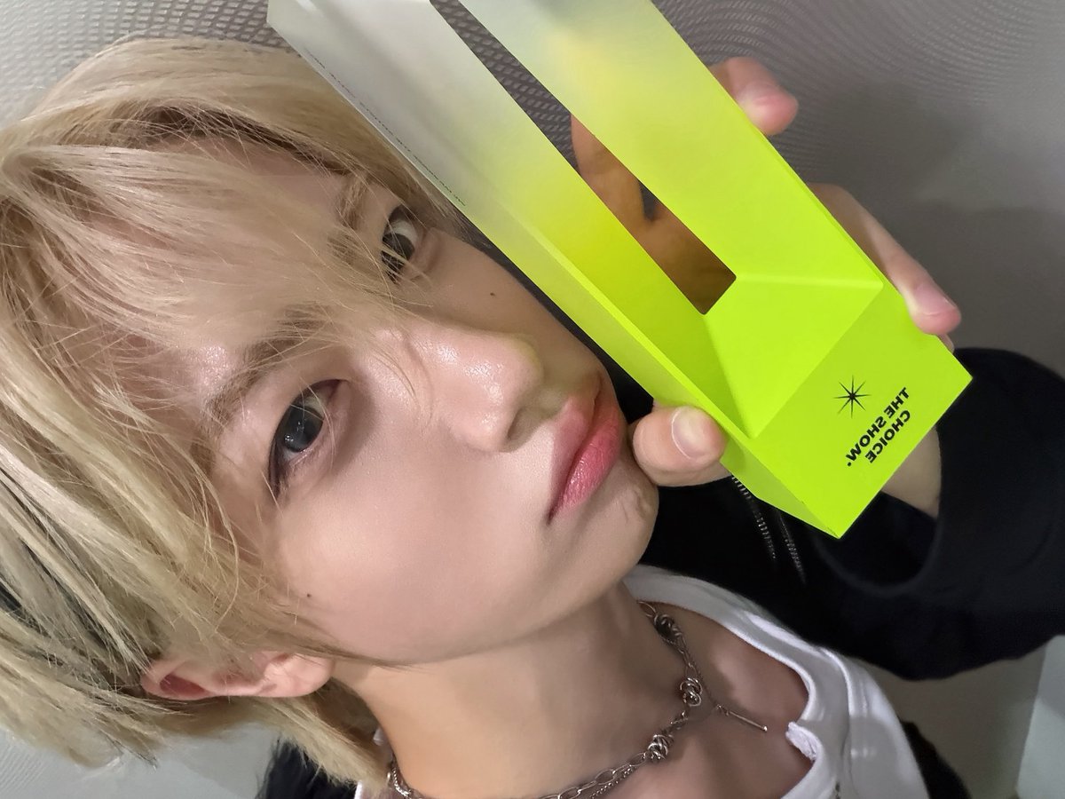 CRAVITY_twt's tweet photo. 소중하고 사랑하는 우리 러비티 이렇게 큰 선물 또 줘서 너무너무 고마워요🥺🥺🥹 남은 활동도 우리 좋은 추억 만들자ㅏㅏ🎉 
#원진 https://t.co/Sp49WYxdP6