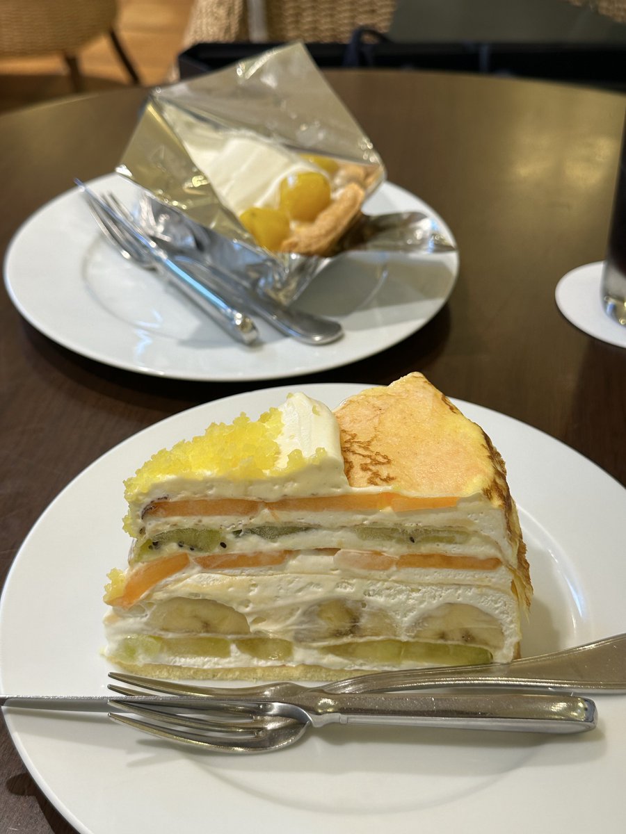 milkyttyaa's tweet photo. 메론시즌의 하브스 크레페가 개전맛이라고 말하다 아 또 먹어야만.. #밀이먹자 https://t.co/Gx6JYrW9ZA