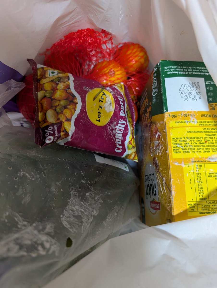 AlenChacko18's tweet photo. @ZeptoNow got delivered a bunch of rotten products and then #zepto claims that they were packed fresh @IDFreshFood is your dosa batter packet supposed to be puffed up like a baloon and leaking? #BreakingNews
#CustomerSupport https://t.co/zWwCP5RZmL